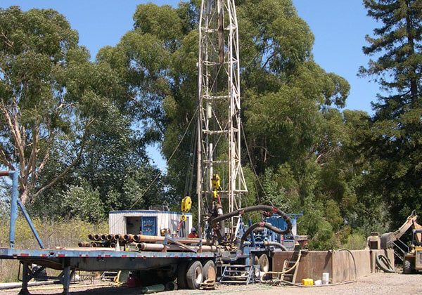 Drilling equipment at well site